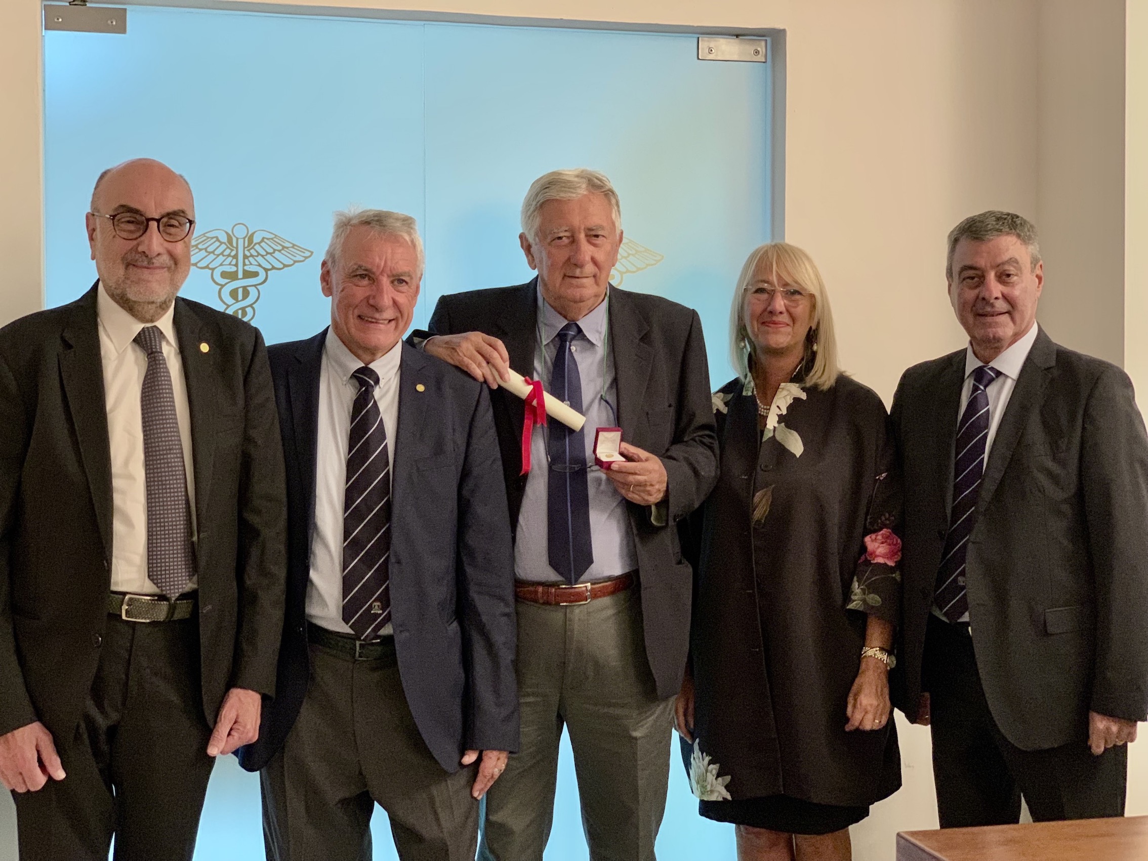 Clicca per accedere all'articolo L’Ordine dei medici celebra Franco Simoni