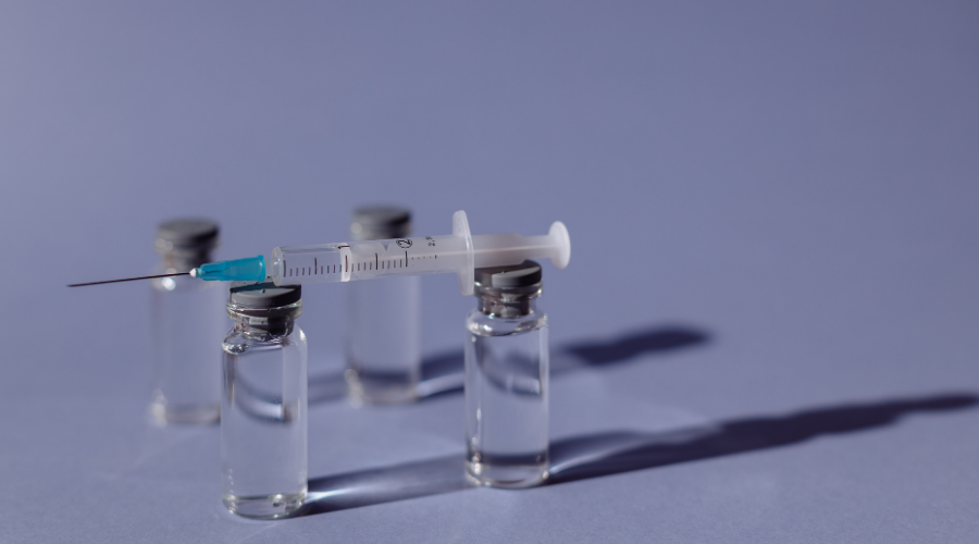 Clicca per accedere all'articolo Obbligo vaccinale e sospensione dall'esercizio della professione 